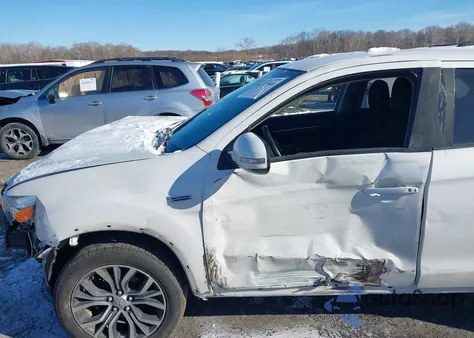 2019 Mitsubishi Outlander Sport 2.0 Se z USA, uszkodzony, nr VIN JA4AP4AU4KU012179